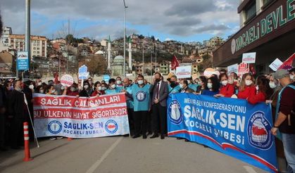 Kocaeli Haber - Sağlık Çalışanlarından Hastane Önünde Zam Protestosu